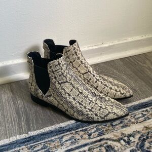 Cole Haan Chelsea python ankle boot sz. 7